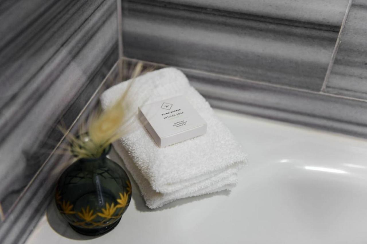 Hostwise Stays - The Washington At Chatham - Free Parking, Private Gym, More! Pittsburgh Bagian luar foto